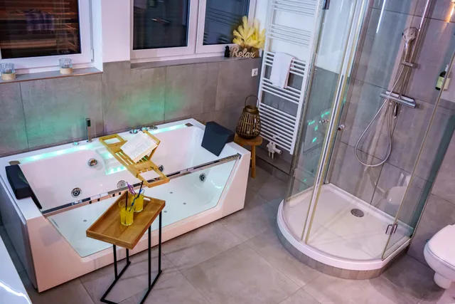 Whirlpoolbadewanne im Bad