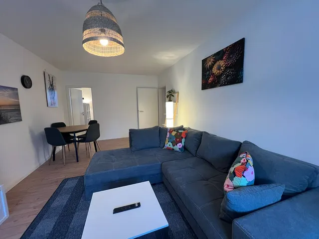 Wohnzimmer mit Ecksofa