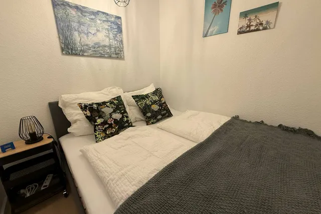 Schlafzimmer mit Doppelbett