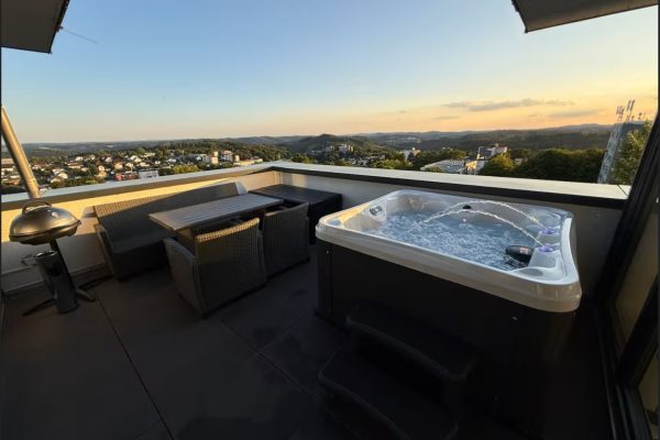 penthouse Kicker_05